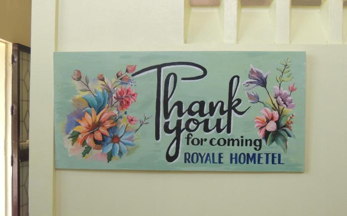 ROYALE HOMETEL