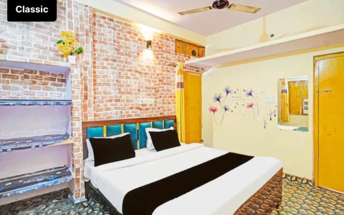 Goroomgo Kashi Family stay Varanasi