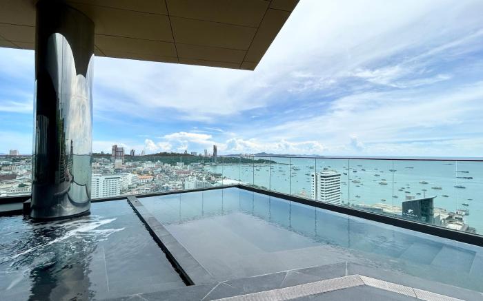 Edge Central Pattaya By Yoyo