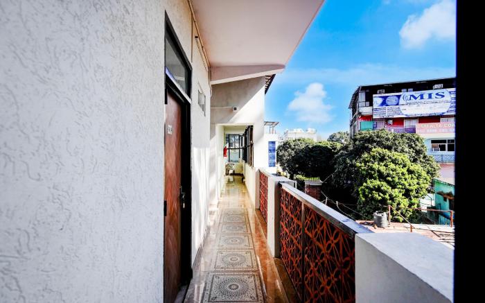 Hotel O Survey Chowk Bus Terminal Dehradun