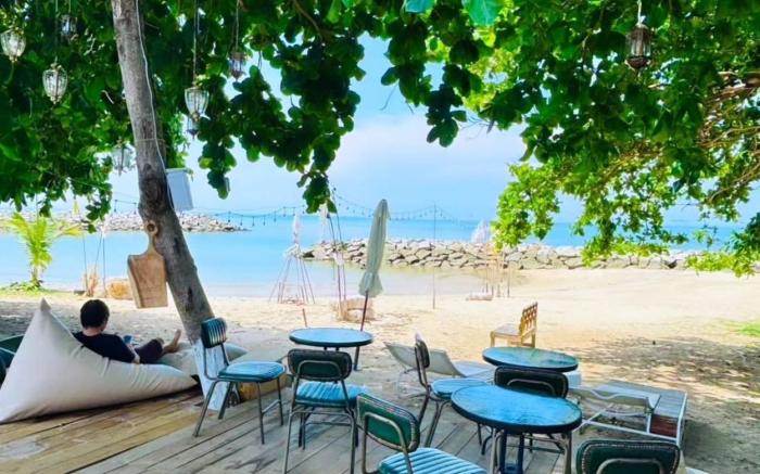 เกษมออนเดอะบีช KASEM On The Beach