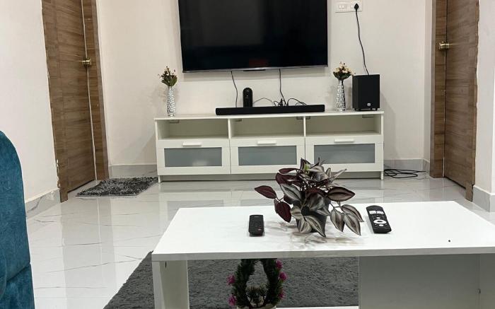 Luxurious Triplex 3BHK Villa+HomeTheater In IT HUB