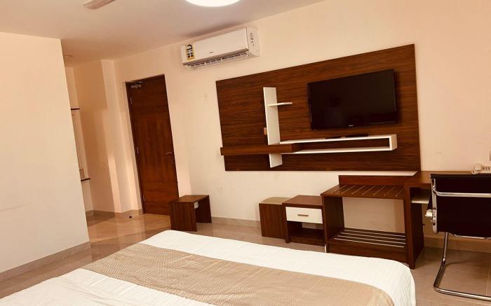 SAPPHIRE. CLUB MUSCAT HOTEL