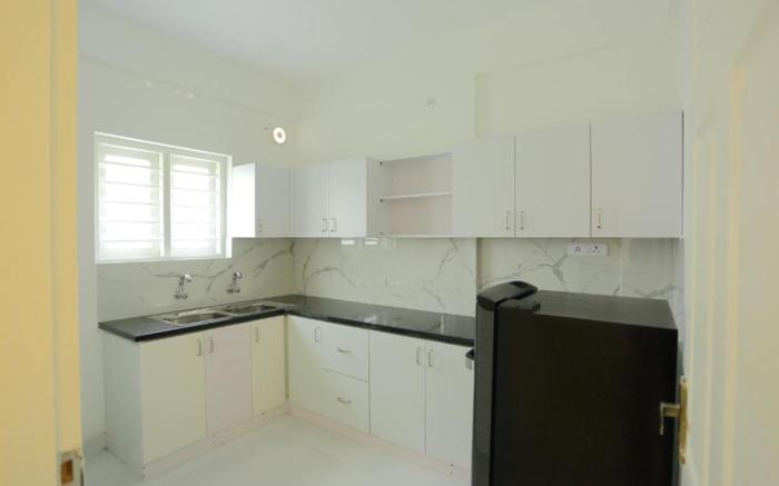 Yelza Hotel and Residence