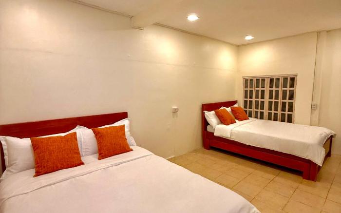 Casa Lina-San Juan, La Union (near town center and national highway)