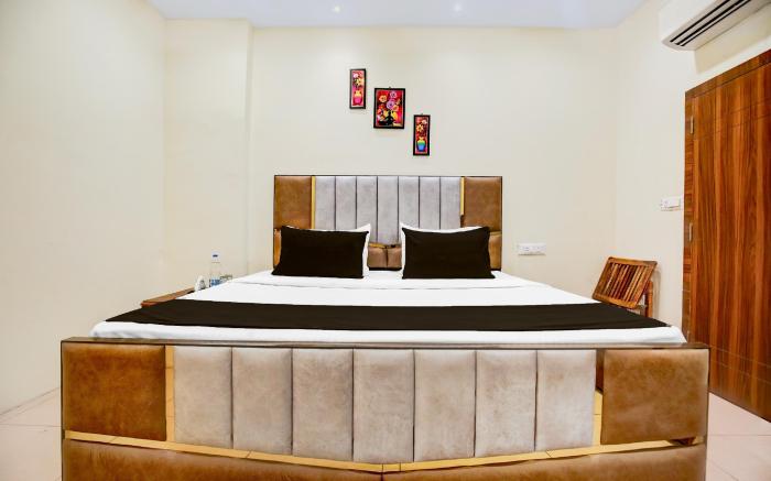 Hotel O The Royal INN