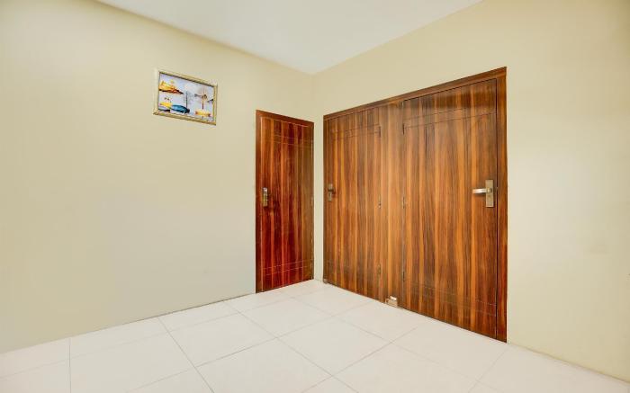 Hotel O The Royal INN