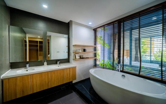 Sila Anila Villa 7BR My Khe Beach Da Nang