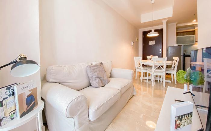 Best Deal Elegant 2BR Apt Menteng Park By Travelio