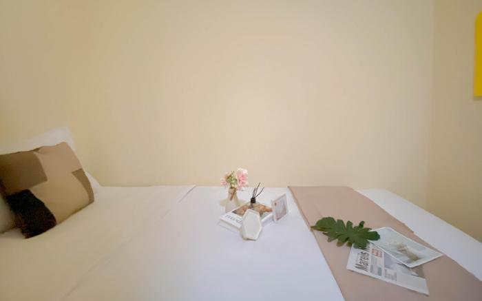 Comfy 2BR Apt Woodland Park Residence By Travelio