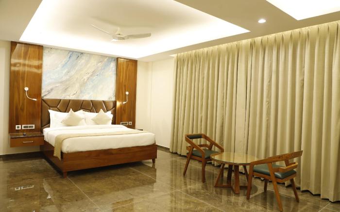 Hotel V K Grand