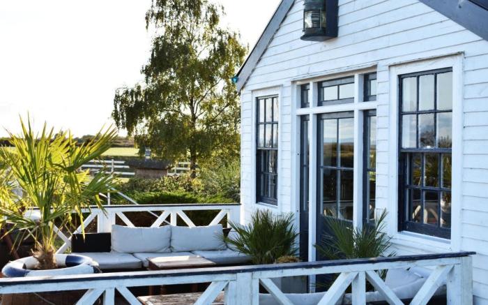 The West Usk Lighthouse Lightkeepers Lodge