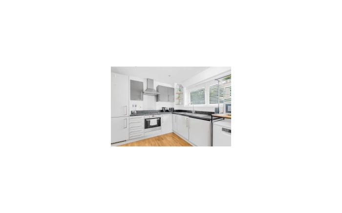 Modern 2BR with Free Parking
