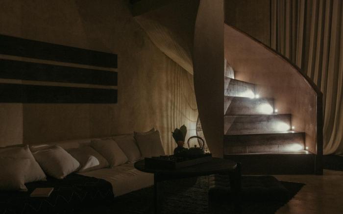 Beyond Hotel Seseh / Loft 8