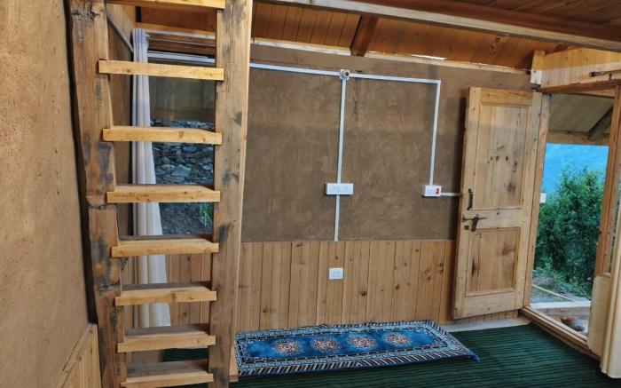 Mountain A Frame Stay Sainj