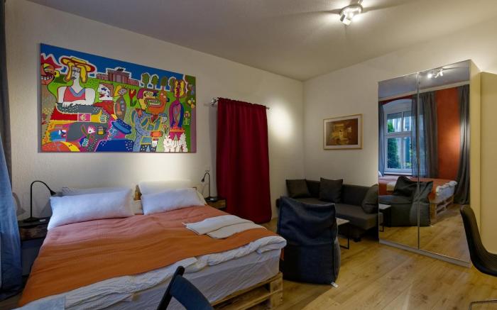 Apartment 3 next to Warschauer Platz and the Spree