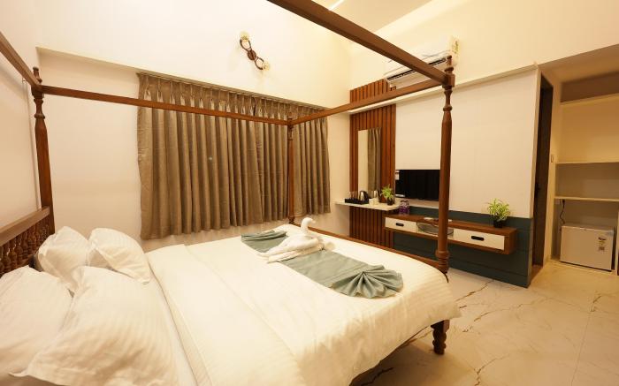 ILIF 2701 Savira Pool Villas & Suites