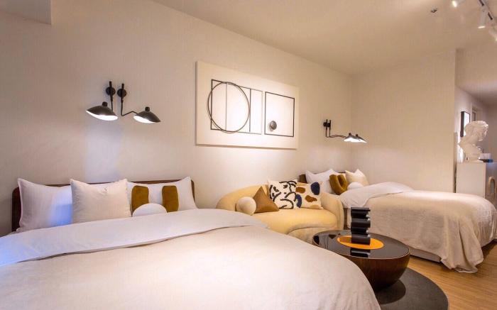 Sleep Inn R3, 1 min to exit Z2 of Taipei Metro