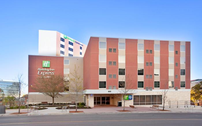 Holiday Inn Express & Suites Austin Downtown - University By IHG