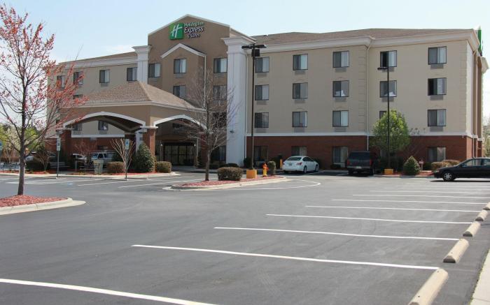 HOLIDAY INN EXPRESS & SUITES ROANOKE RAPIDS By IHG
