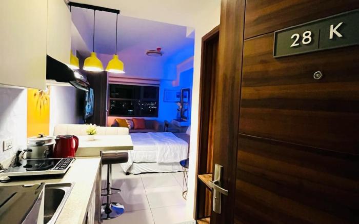 Classy Gabi's Crib - Horizon 101