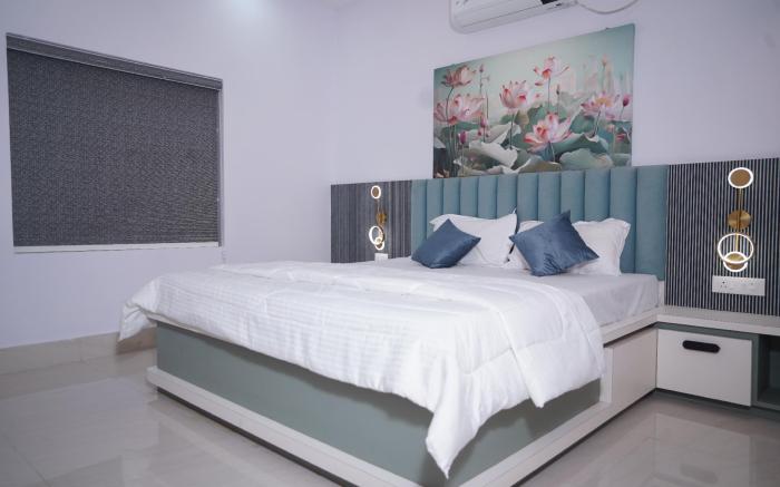 VEENA STAY AND CAFE RESTAURANT