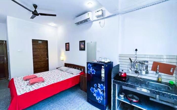 Studio Serinity Cove
R-2