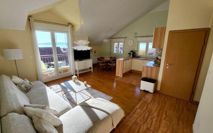 Penthouse Apartment "KIARA" – 50m to Beach