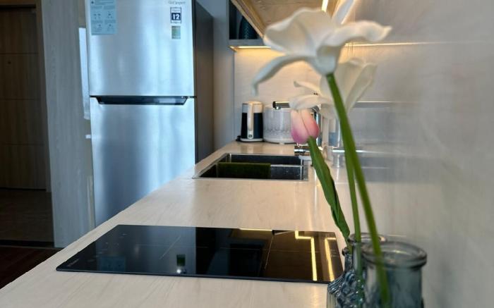 {Free Pool/Gym}- Masterise 2brt view lake/pool