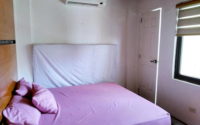 Queen Isabel Private Villa {CHANNEL ROOM}