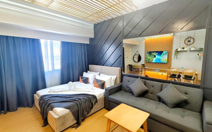 East Gate 31D - Newly Furnished Unit w/ Pool Gym
