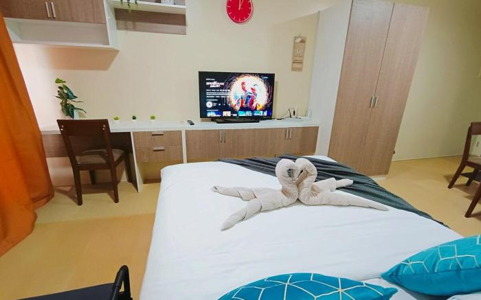 Avida Towers Cebu 2304 T2 - IT Park Queen Bed Unit