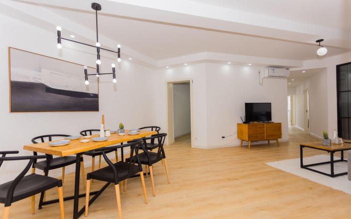 CityHome-4BRs,Nanjing Rd,People's Square,The Bund