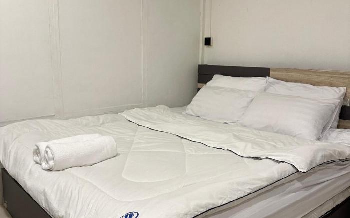 Chubby 5 Room 5 
Good location and big room