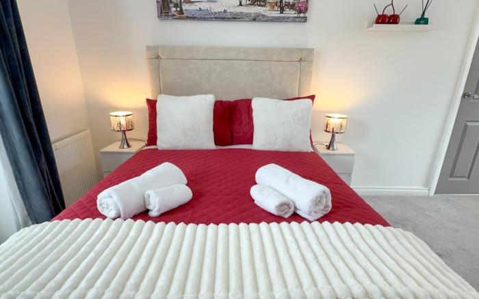 Stylish 7 Bed - Stay on St Mary’s Road