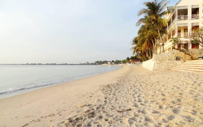 บ้านมนชเลชะอำติดชายหาดBaan Monchale