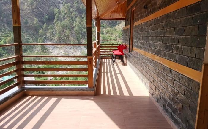 Tirthan Villa Resort