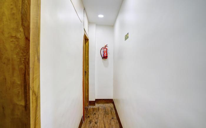 Hotel O Santacruz Khar Subway