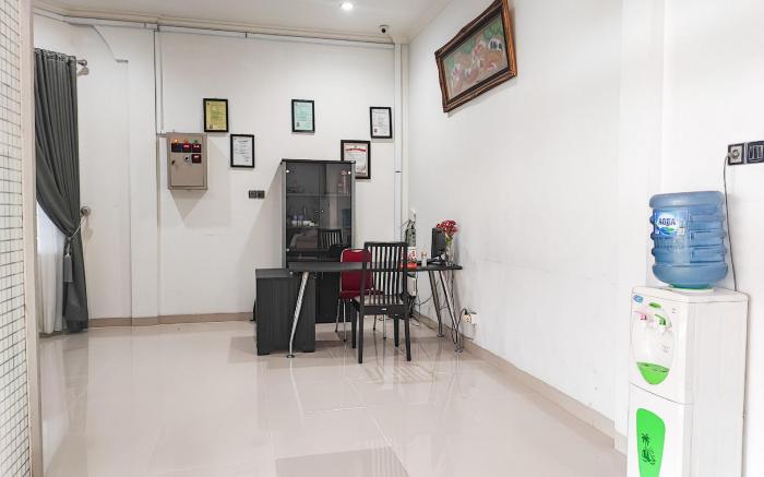 Urbanview Hotel Syariah near RSIA Annisa Jelutung Jambi