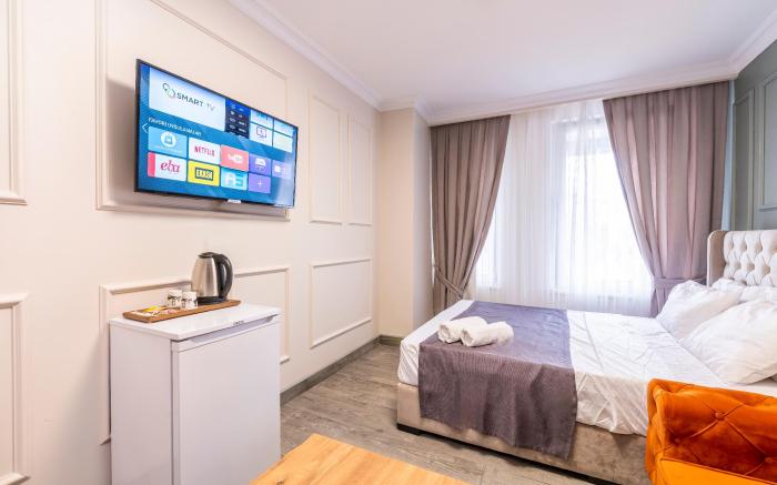 Royal Luxury Hotels & Suites