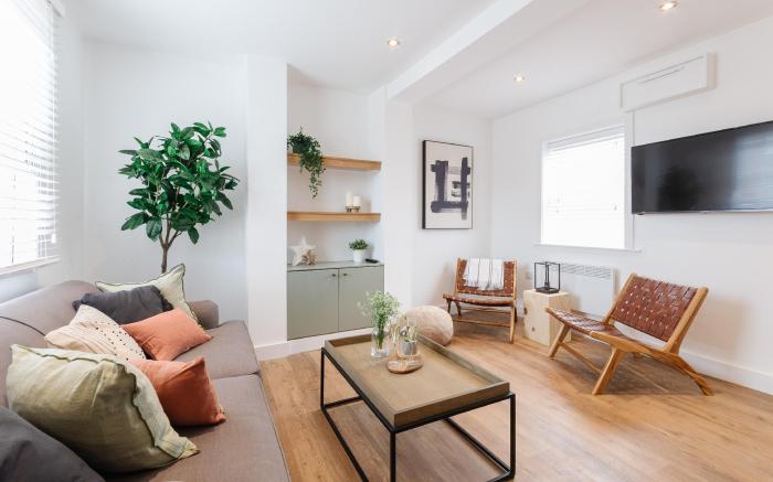 Lovely 1 Bed Apartment 2 minutes from the shops