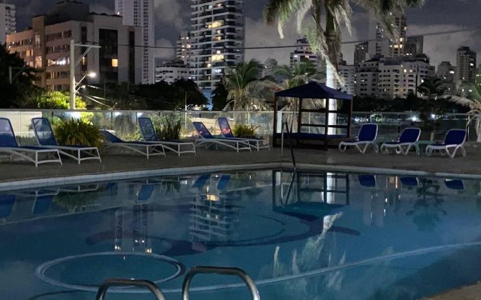 Apartamento Con Hermosa vista, piso 16