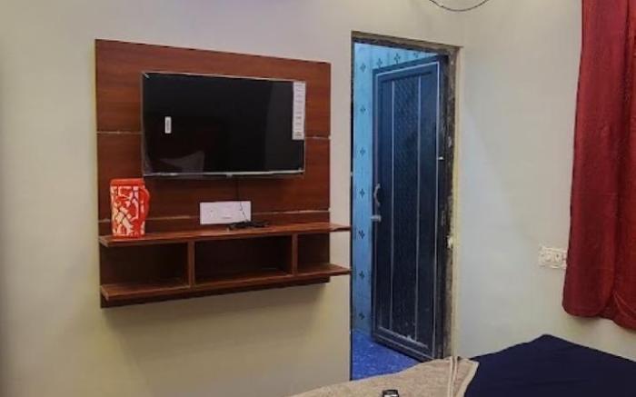 Goroomgo Skyblue and Restaurant Kangra