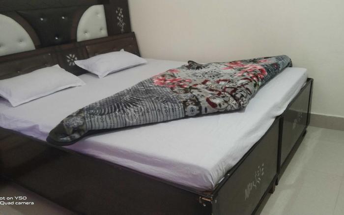 Om Som Home Stay, Barkot
