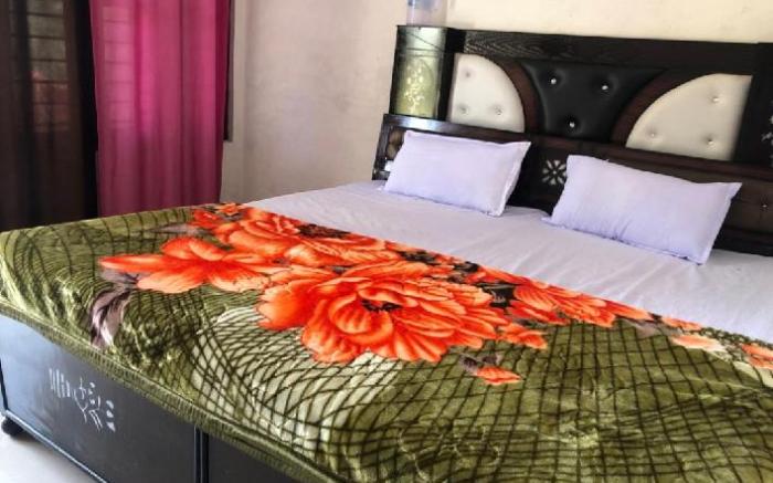 Om Som Home Stay, Barkot