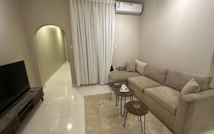 Elegant room and hall 40.