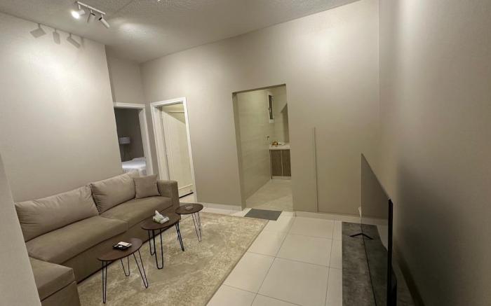 Elegant room and hall 40.