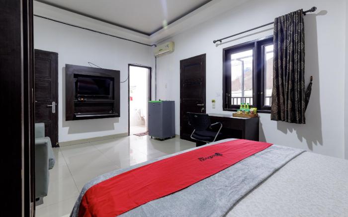 RedDoorz Premium @ Ampera Raya 2