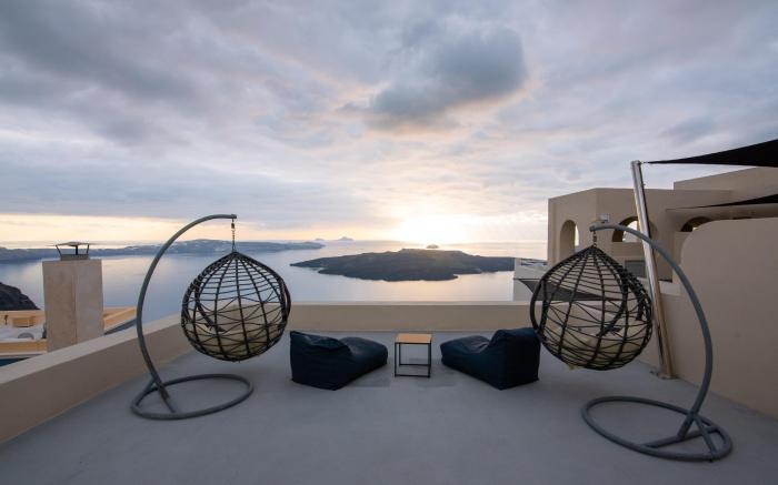 CALDERA CLIFF ILLUSION SUITES