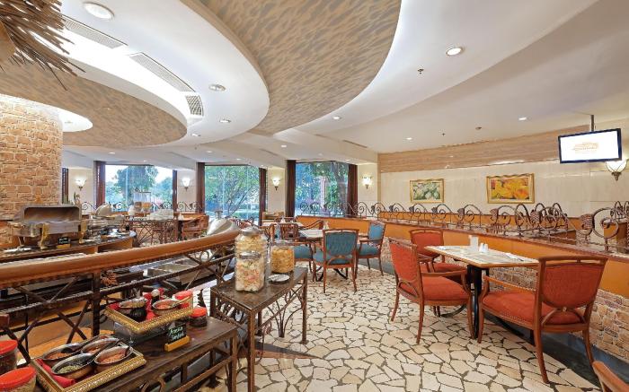 Sunlake Waterfront Resort & Convention Jakarta